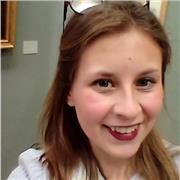 Étudiante en histoire, j'ai terminé mon master recherche en histoire médiévale en 2022 et prépare actuellement l'agrégation externe d'histoire. Je propose des cours dans les matières littéraires et et sciences humaines à deestination d'élèves du secondair
